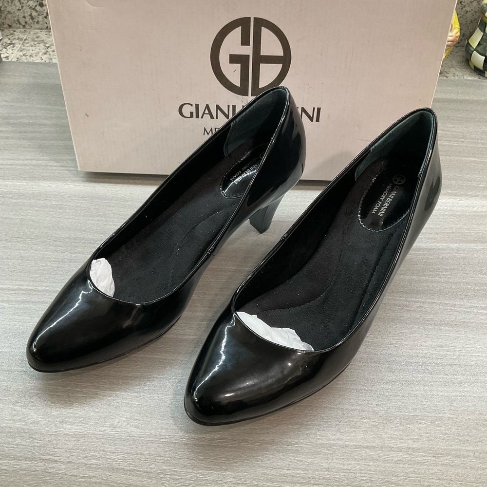 NEW GIANI BERNINI TESSAH‎ BLACK MEMORY FOAM PUMPS